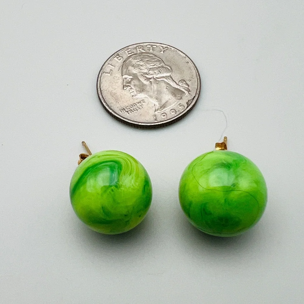 Vintage Green Swirl Button Stud Earrings Gold Tone Post Retro Mod Jewelry